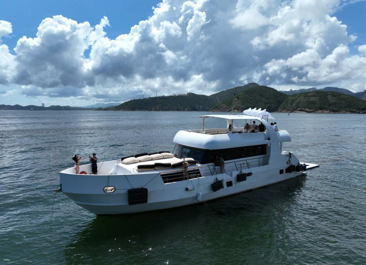 Hong Kong｜THE ORCA｜Luxury yacht Victoria Harbor experience｜Sunset tour, Symphony of Lights, Brilliant Victoria Harbor tour - Photo 1 of 8